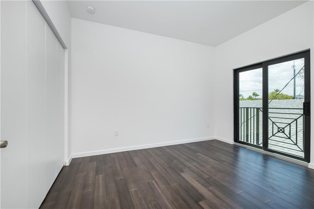33 URBAN PLACE - Residential