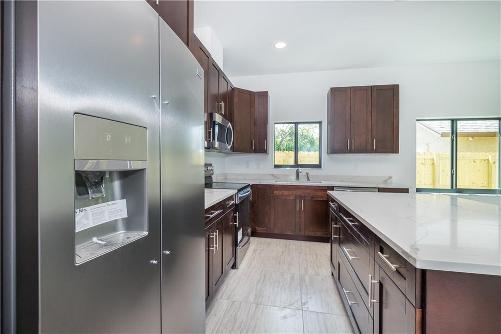 33 URBAN PLACE - Residential