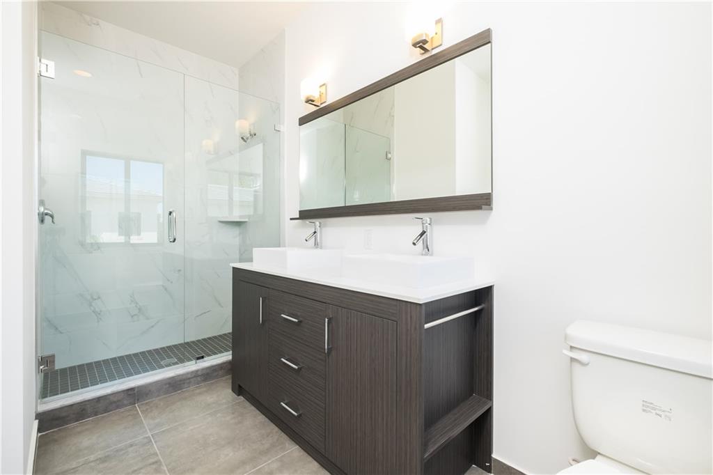 33 URBAN PLACE - Residential