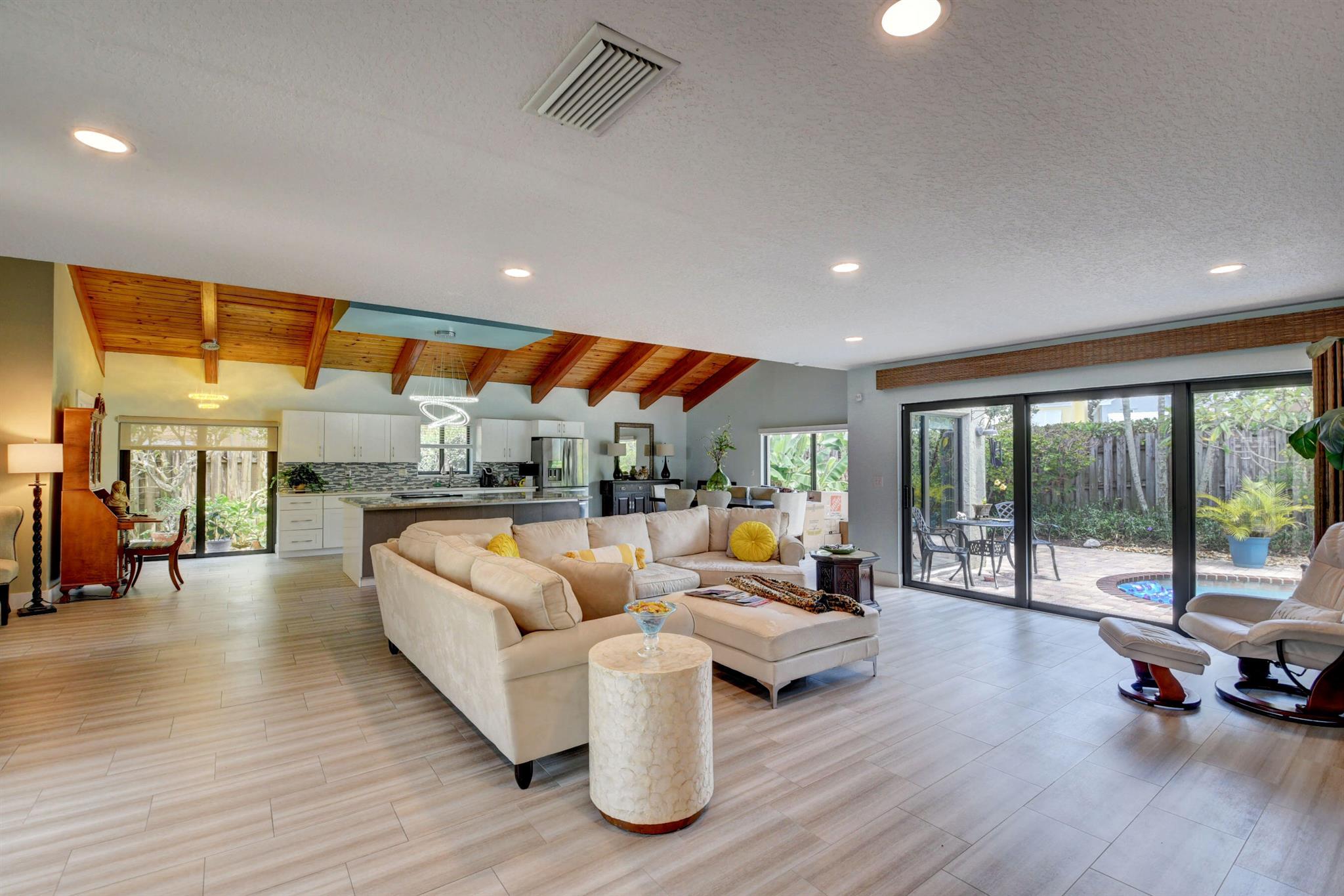 BOCA ALTA - Residential Lease