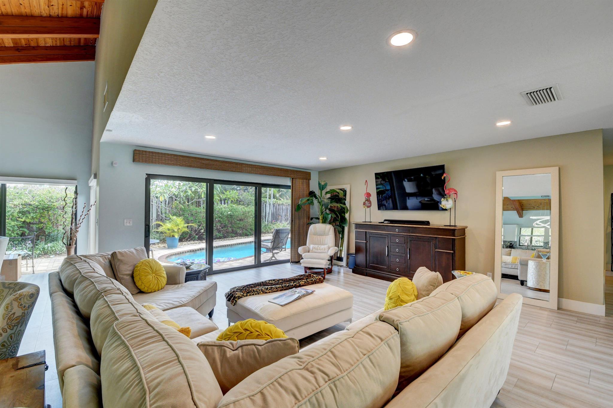 BOCA ALTA - Residential Lease