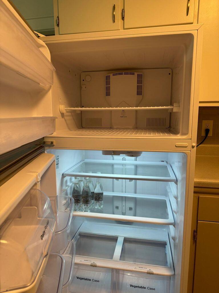 LAKEVIEW PARK RIVIERA BEA - Residential Lease