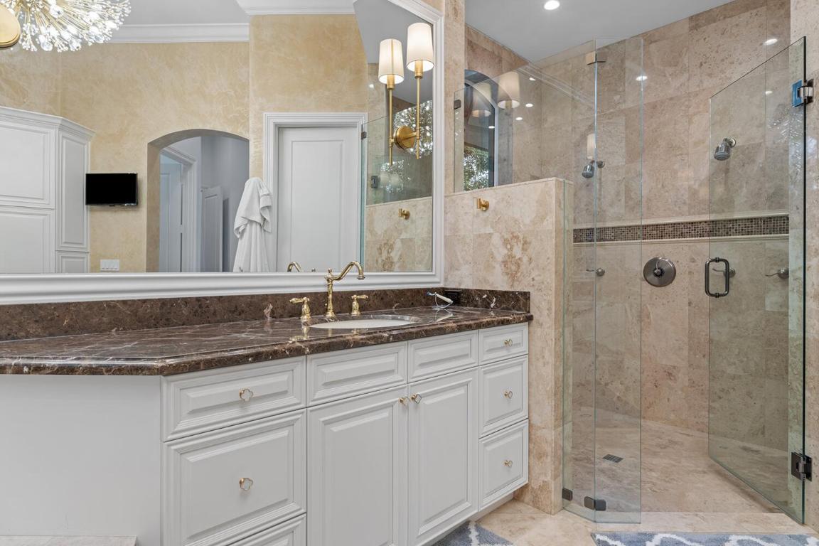 LAKE ROGERS ISLE UNIT E IN - Residential