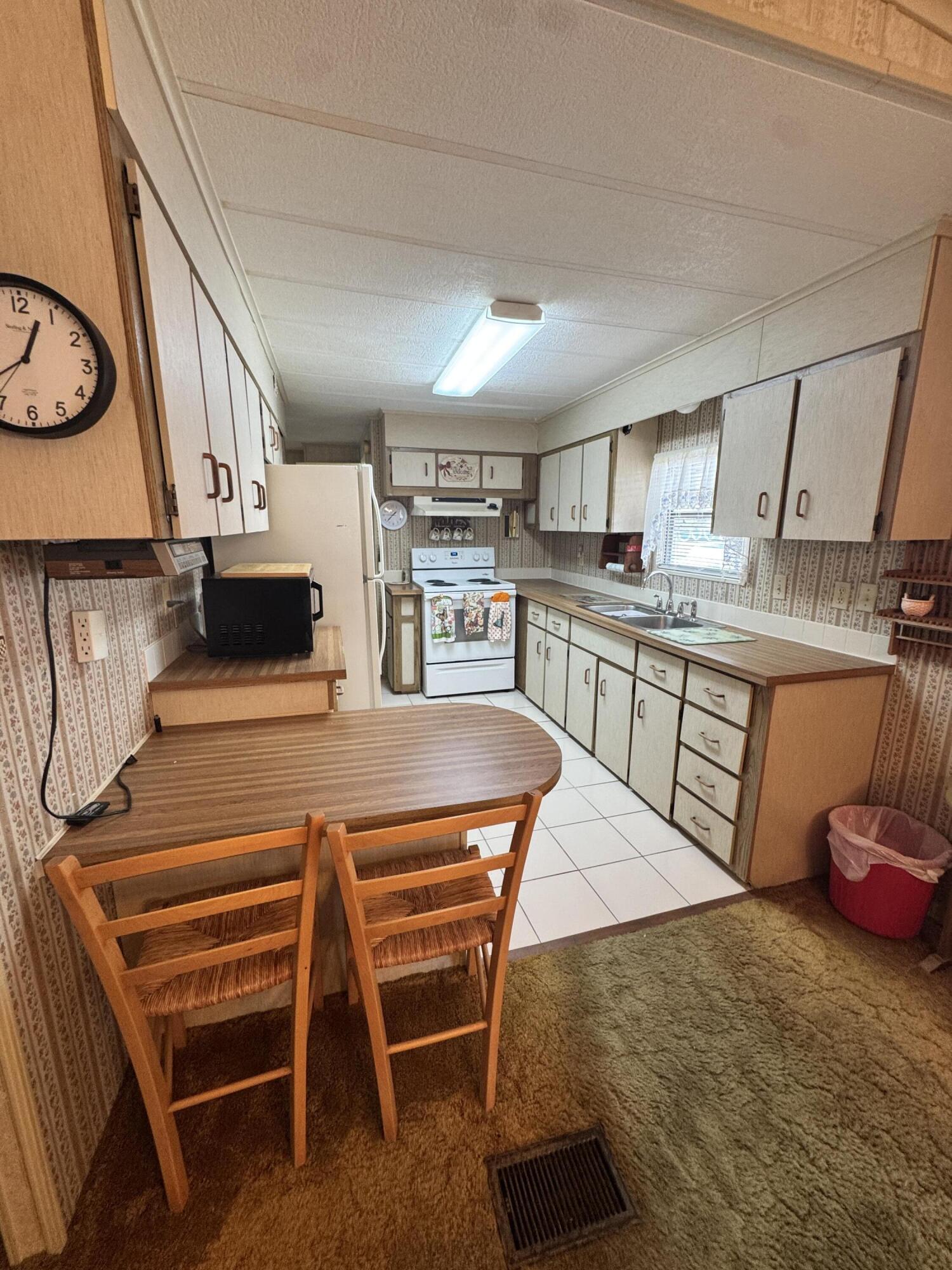 Spanish Lakes Country Club Village - Residential