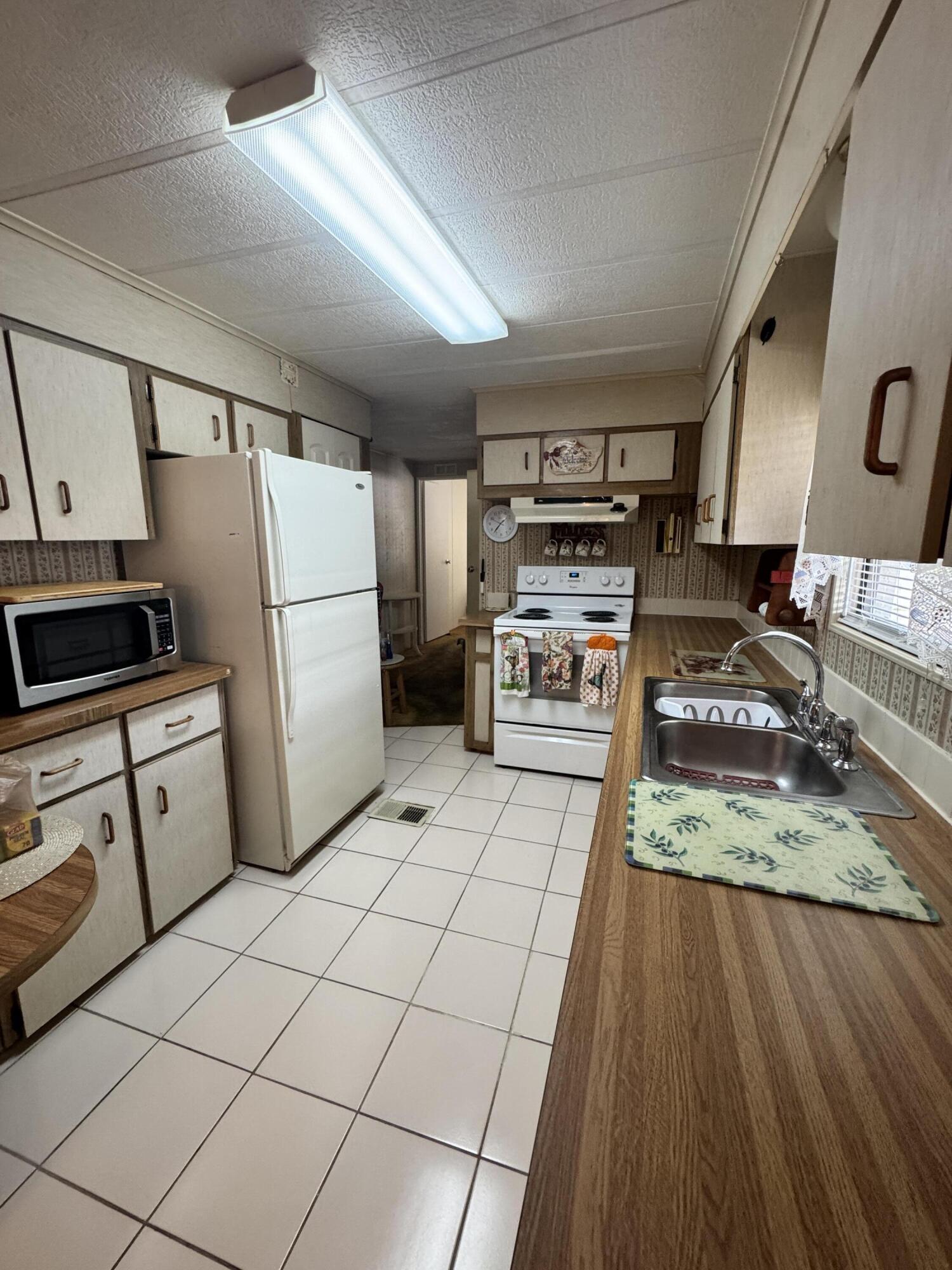 Spanish Lakes Country Club Village - Residential