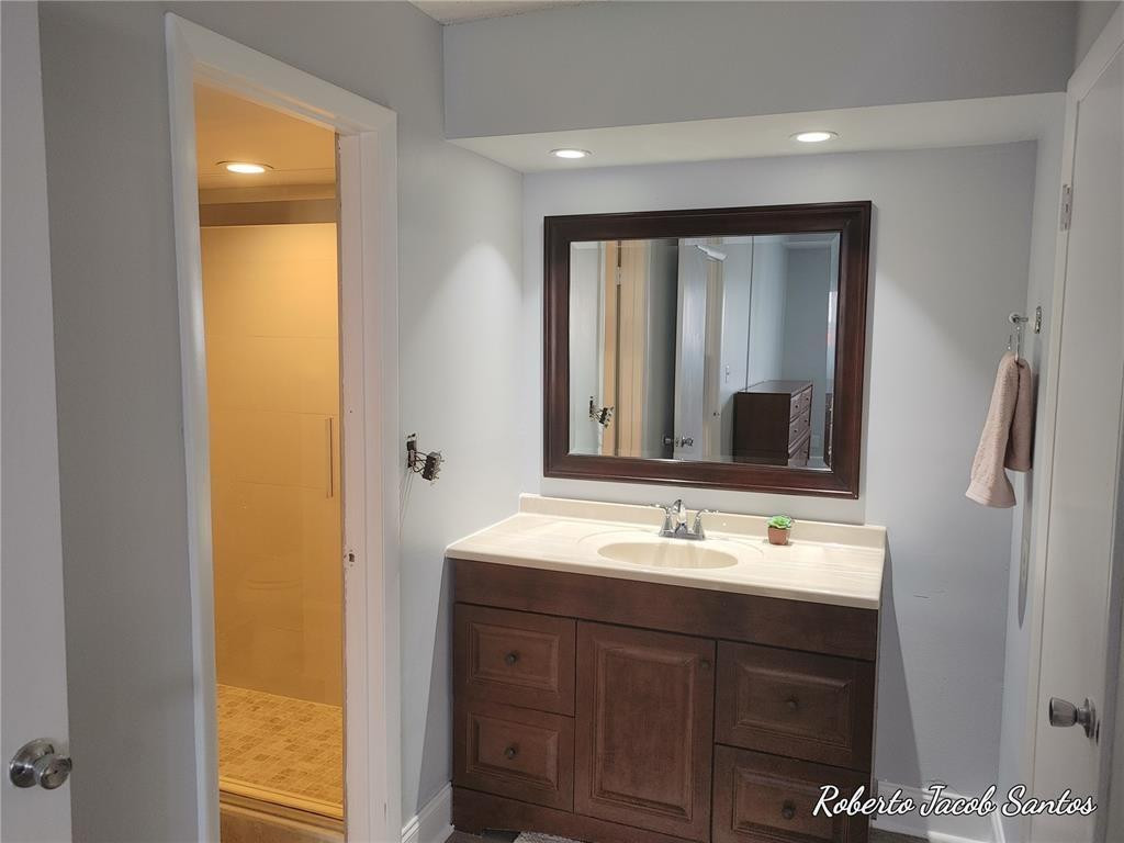 Town & Country Estates Co - Residential Lease