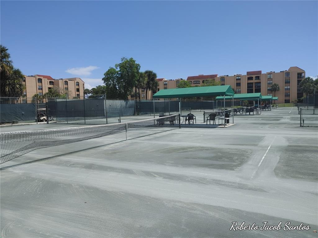 Town & Country Estates Co - Residential Lease