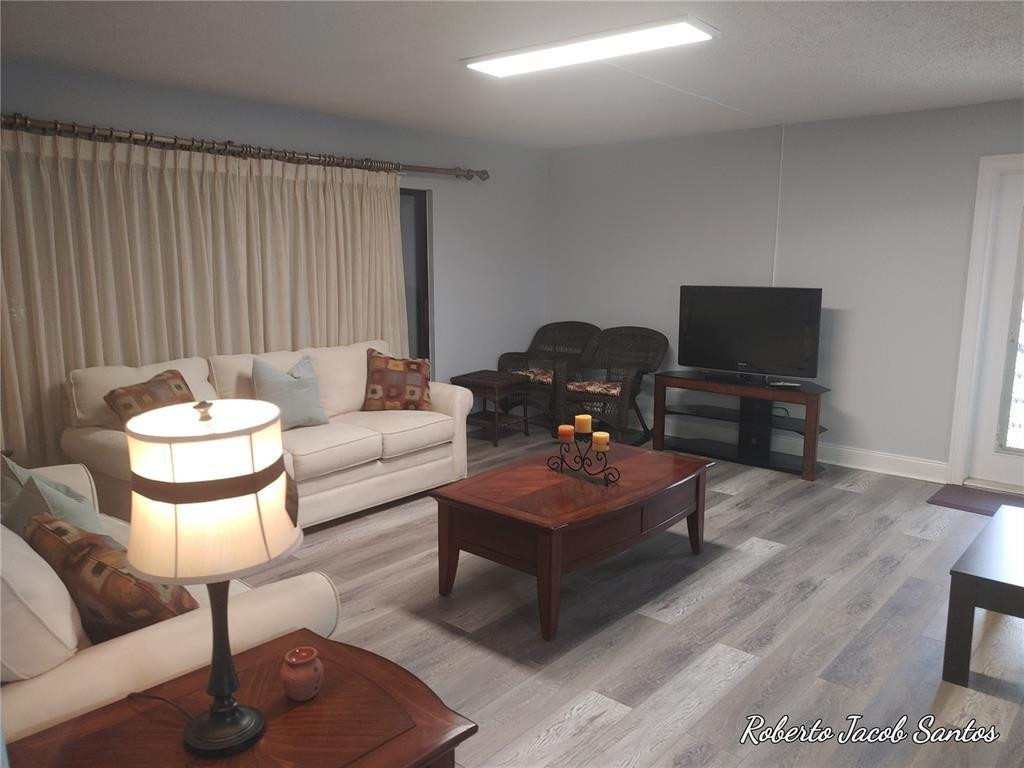 Town & Country Estates Co - Residential Lease