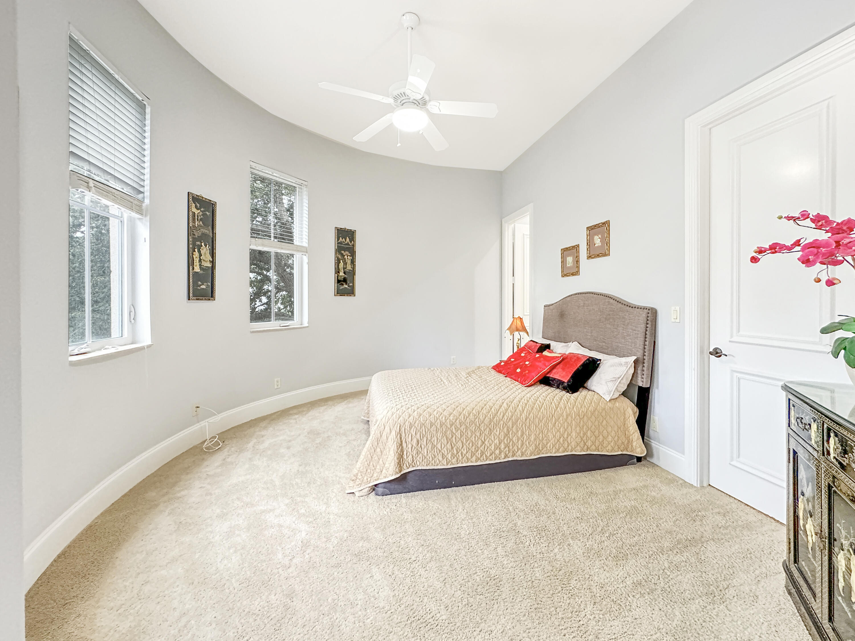 San Michelle - Residential