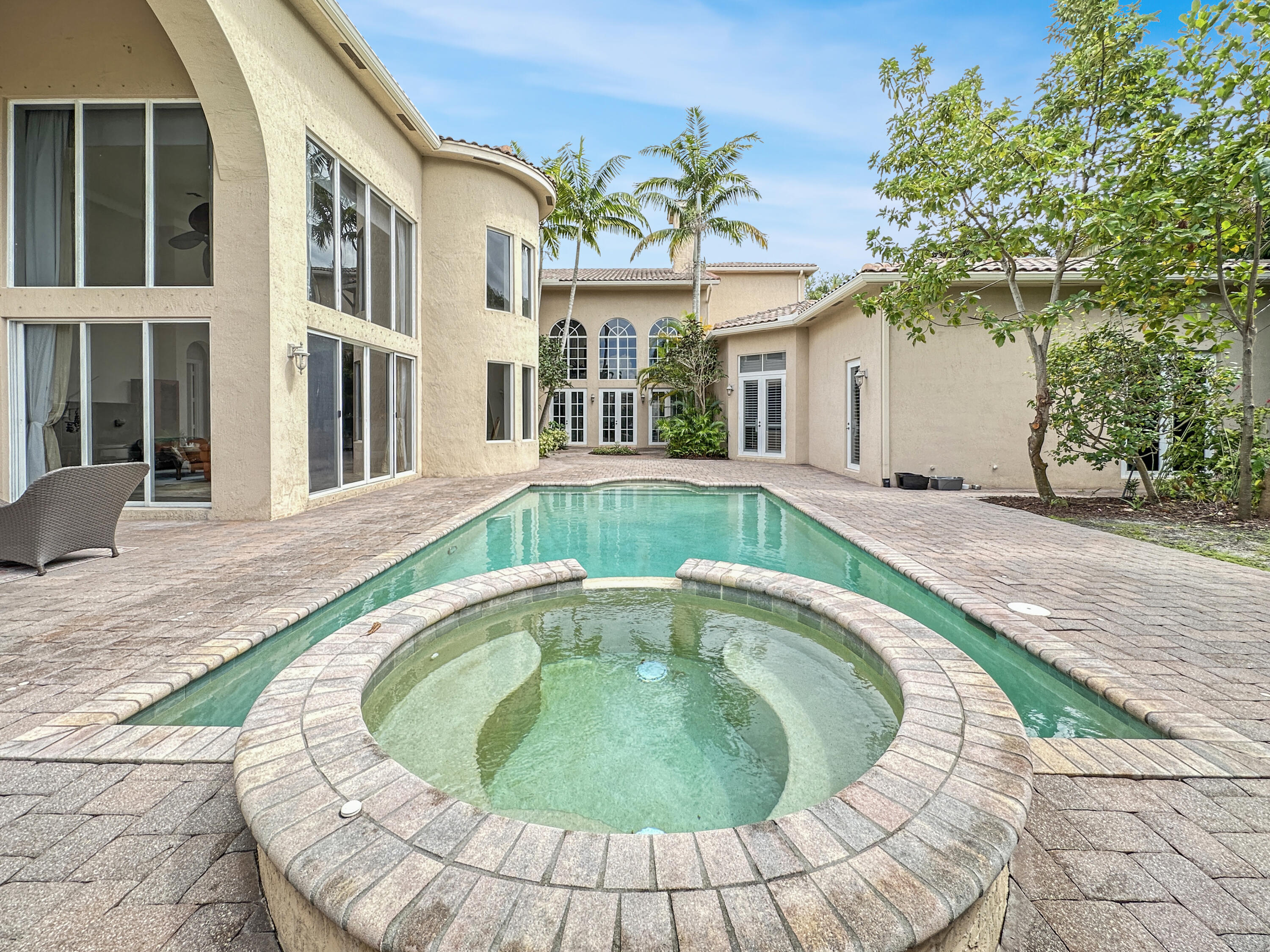 San Michelle - Residential