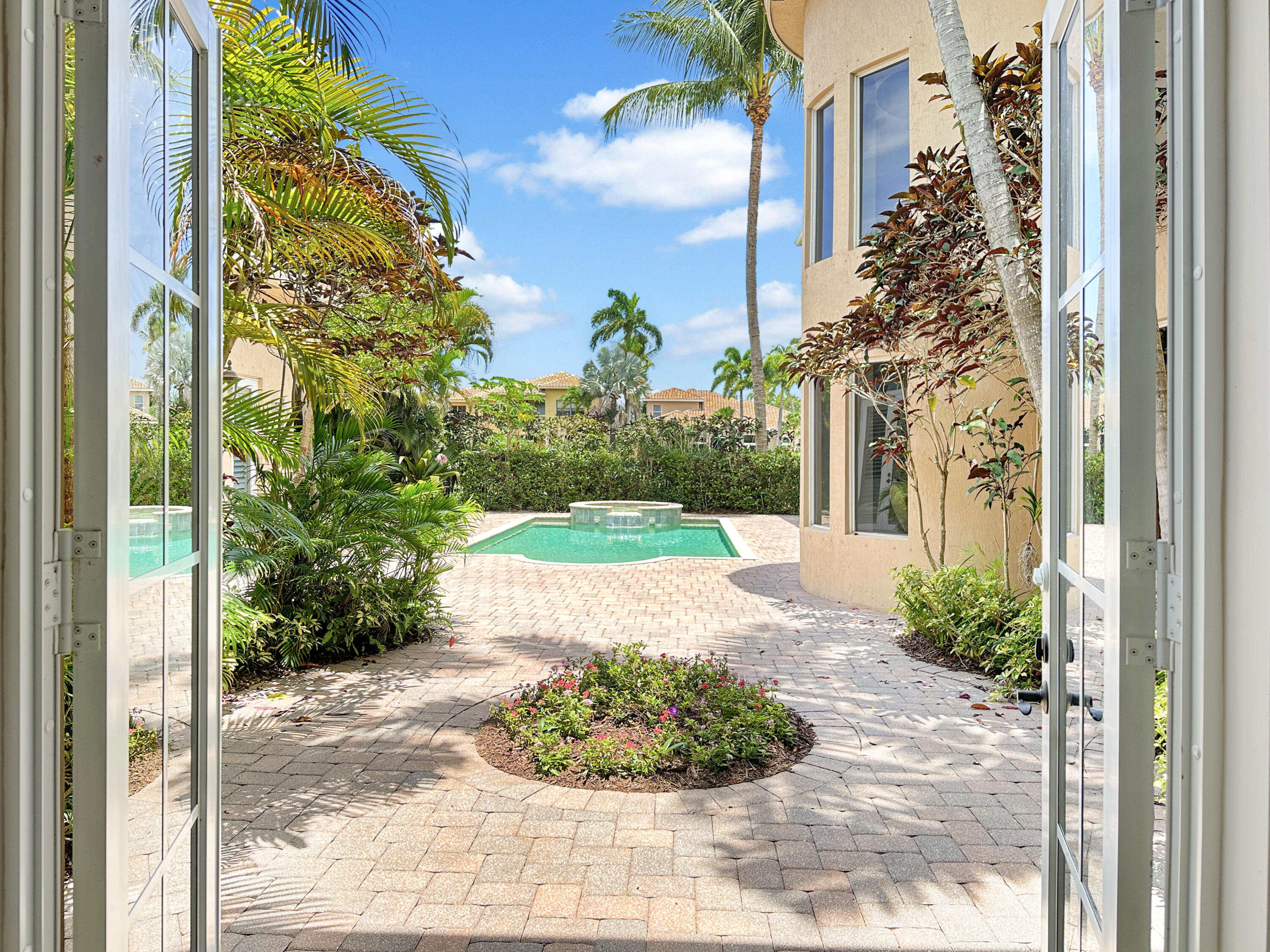 San Michelle - Residential