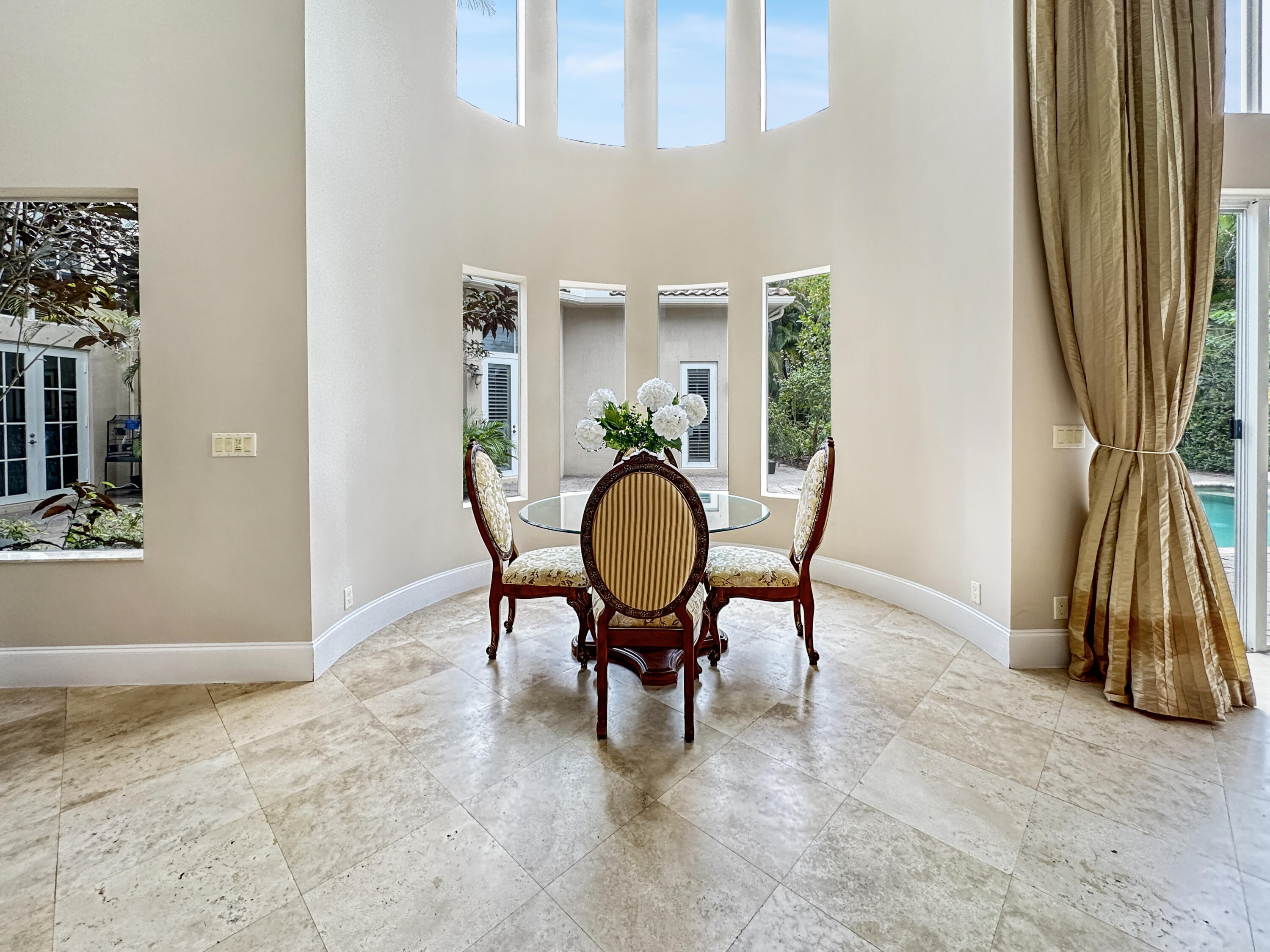 San Michelle - Residential