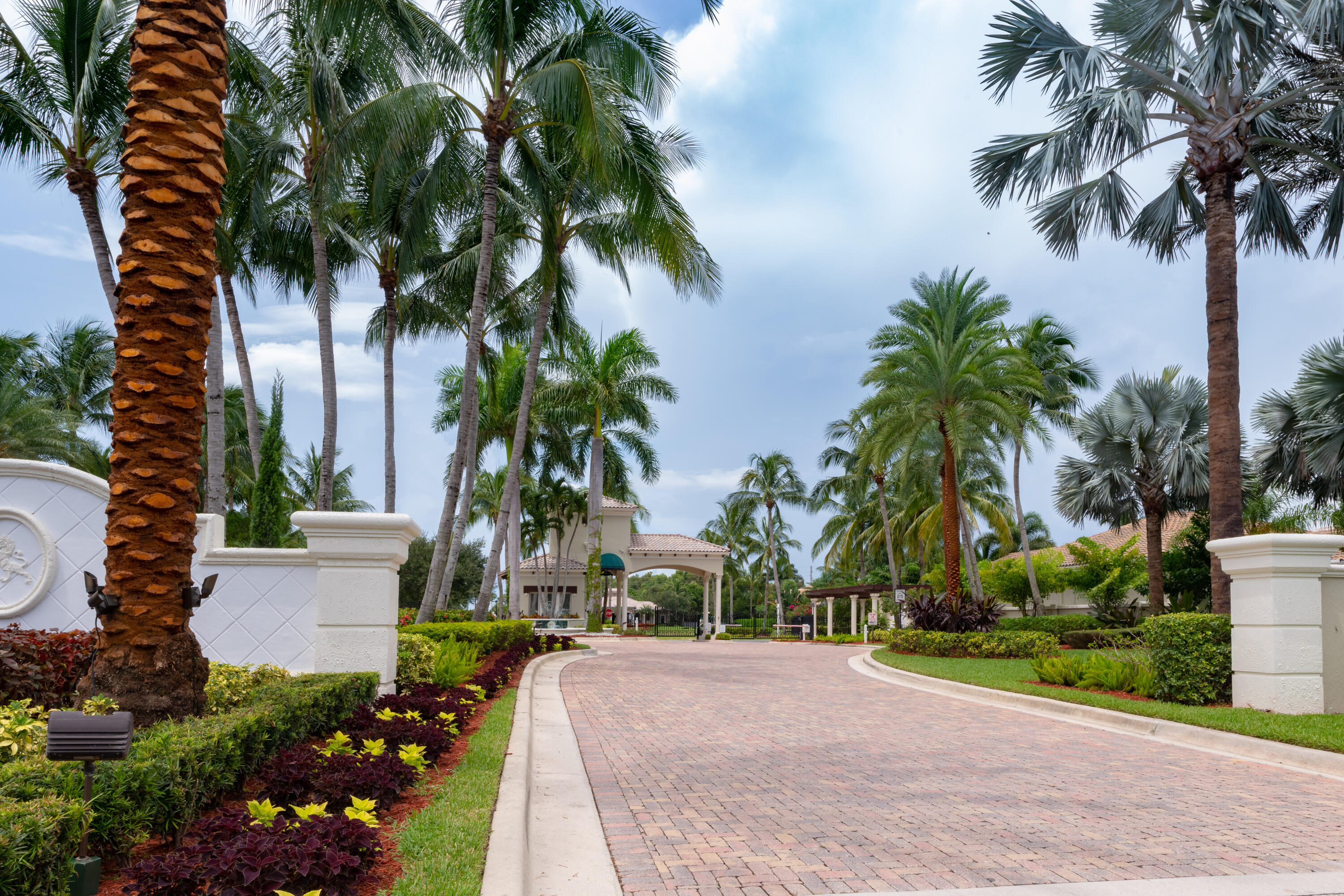 San Michelle - Residential