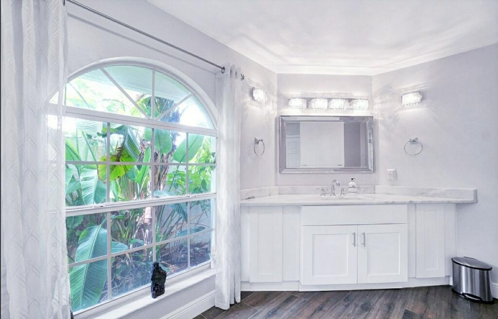 MEADOW WOOD OF THE LANDIN - Residential Lease