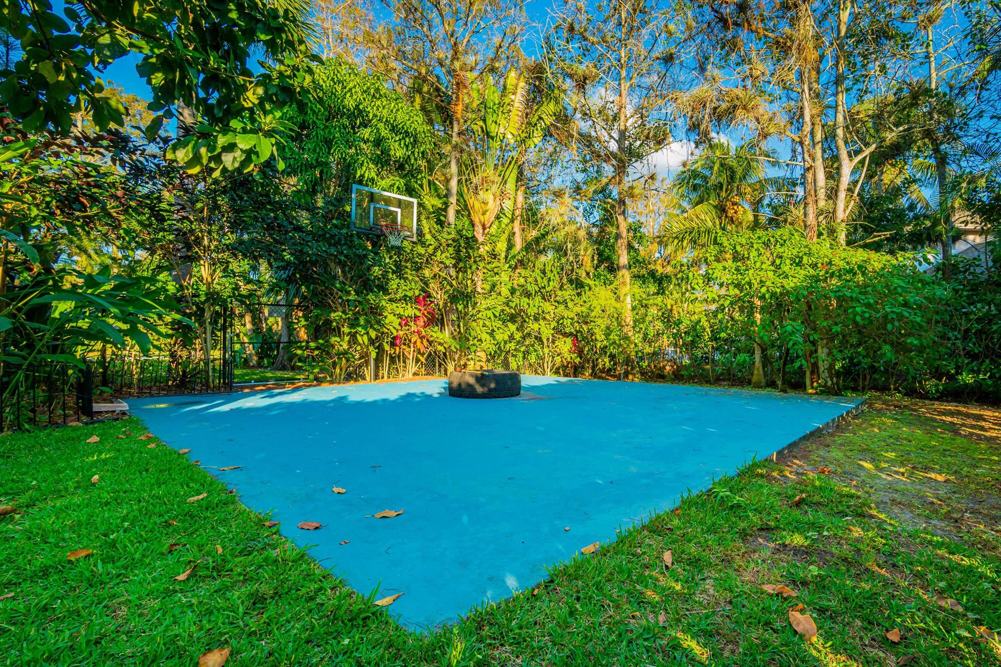 MEADOW WOOD OF THE LANDIN - Residential Lease