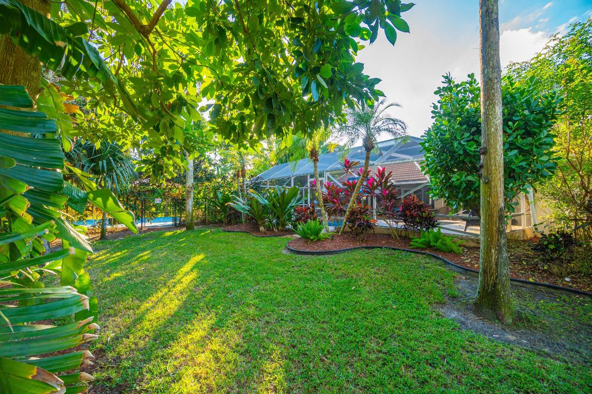 MEADOW WOOD OF THE LANDINGS AT WELLINGTO - Residential Lease