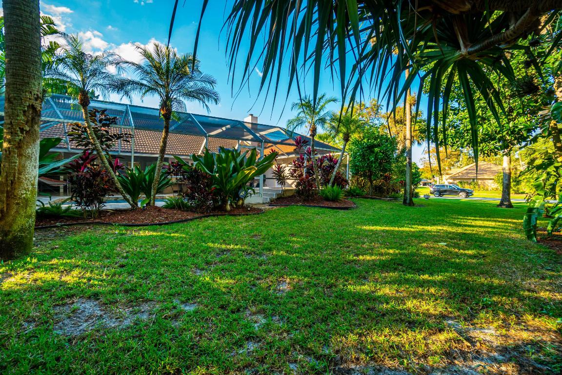 MEADOW WOOD OF THE LANDINGS AT WELLINGTO - Residential Lease