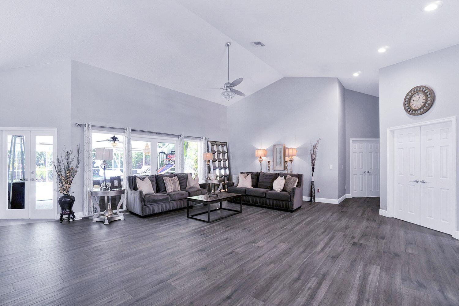 MEADOW WOOD OF THE LANDIN - Residential Lease