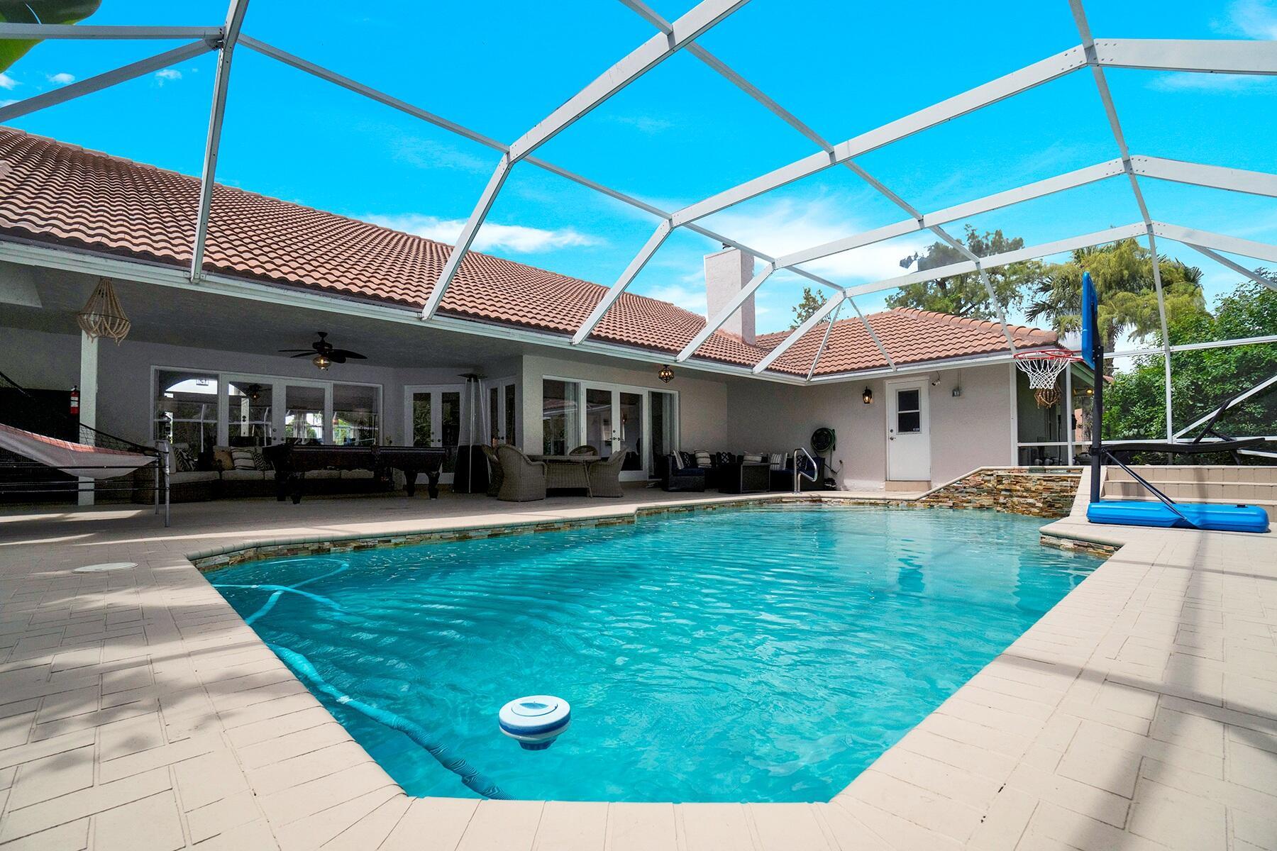 MEADOW WOOD OF THE LANDIN - Residential Lease