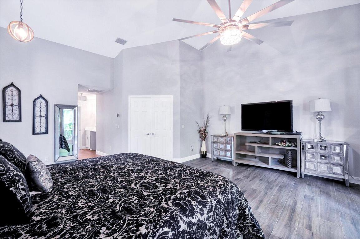 MEADOW WOOD OF THE LANDINGS AT WELLINGTO - Residential Lease