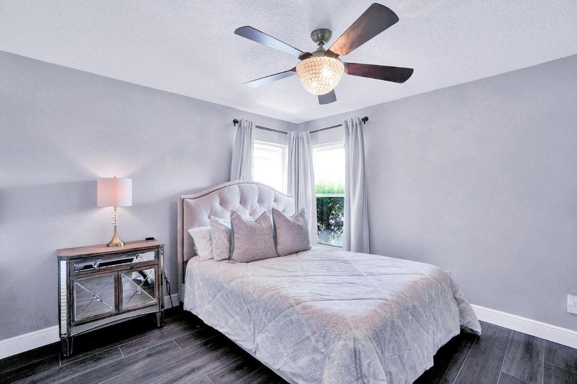 MEADOW WOOD OF THE LANDINGS AT WELLINGTO - Residential Lease