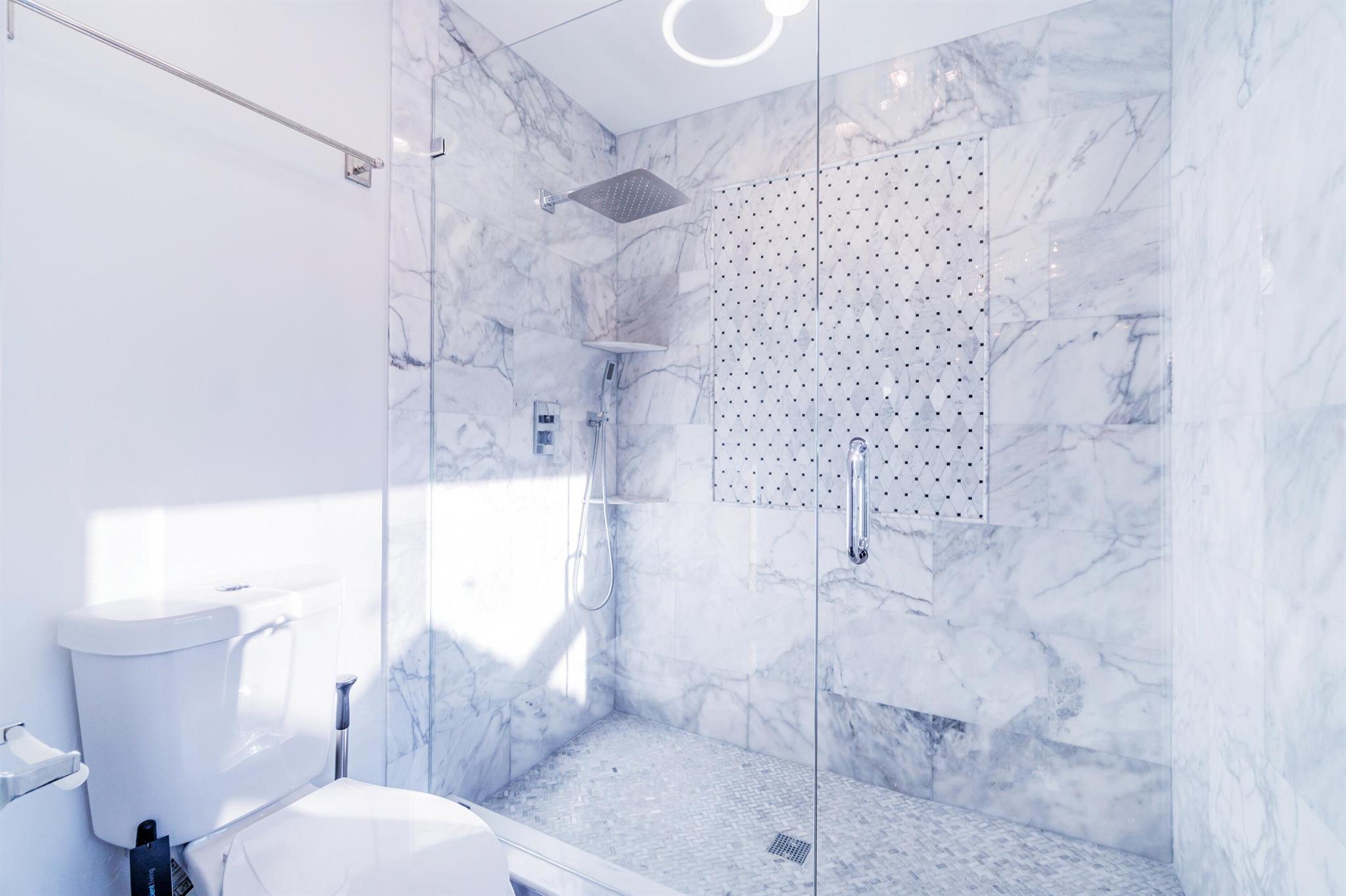 MEADOW WOOD OF THE LANDIN - Residential Lease