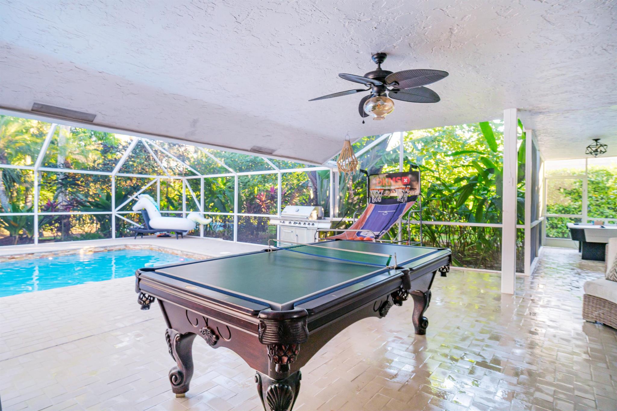 MEADOW WOOD OF THE LANDIN - Residential Lease