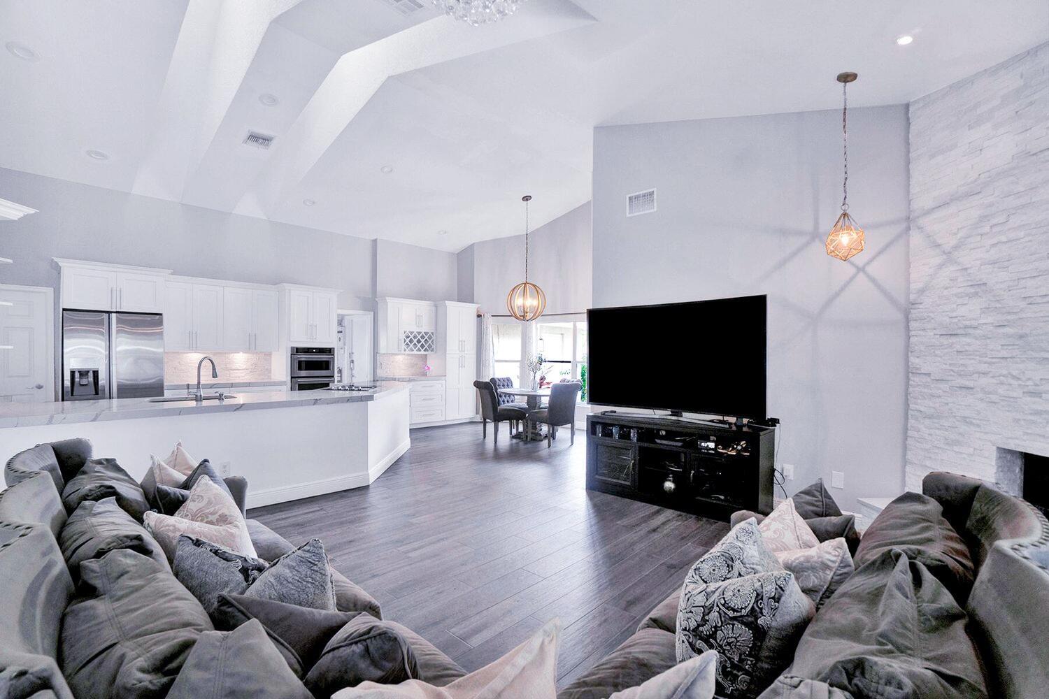 MEADOW WOOD OF THE LANDIN - Residential Lease