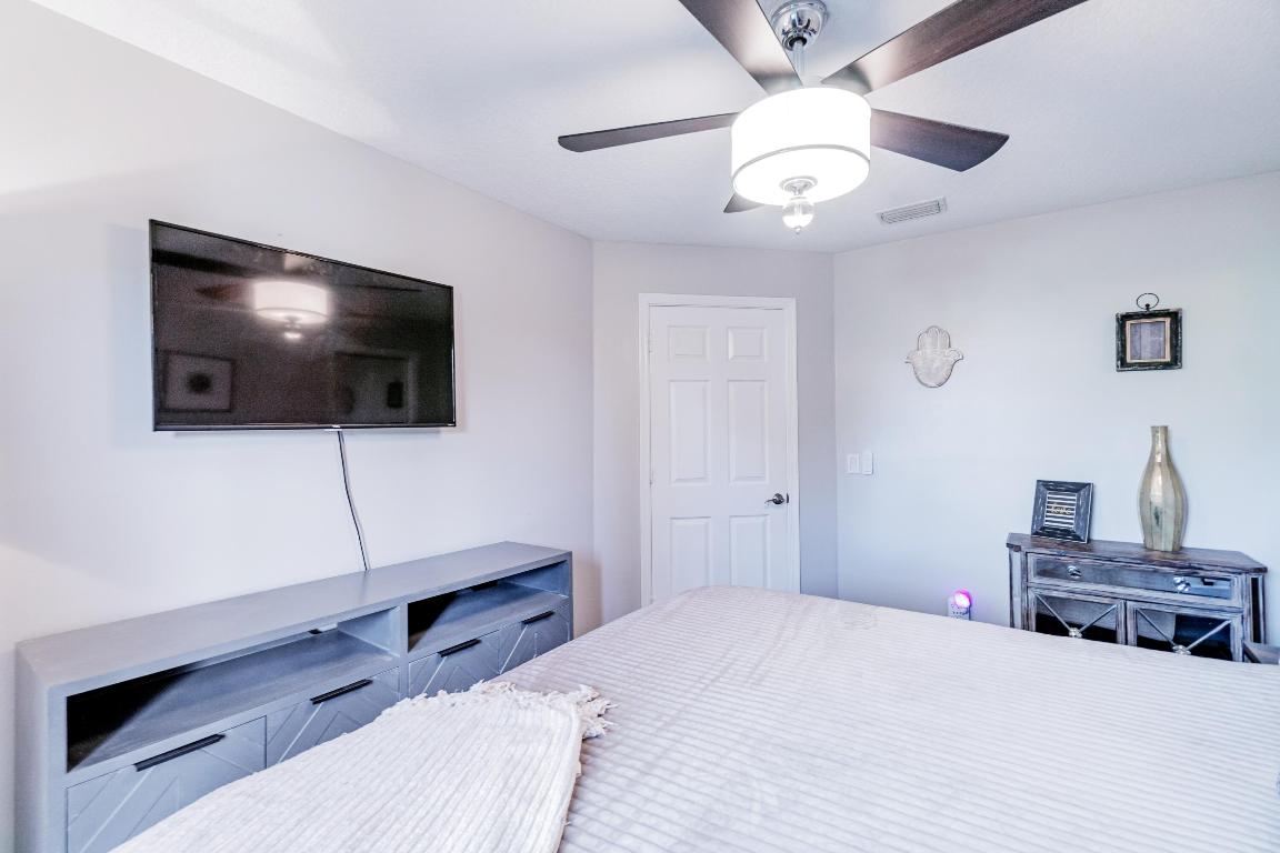 MEADOW WOOD OF THE LANDINGS AT WELLINGTO - Residential Lease