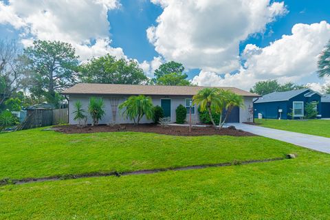 Photo of 308 SW De Gouvea Terrace, Port Saint Lucie, FL 34984 (MLS # B26045820)