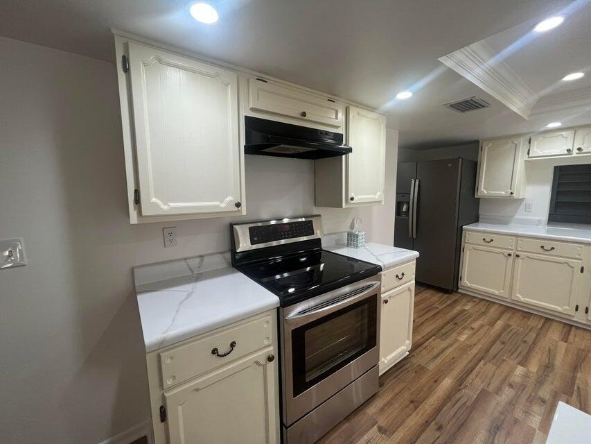 BOBBI J SUBDIVISION - Residential Lease
