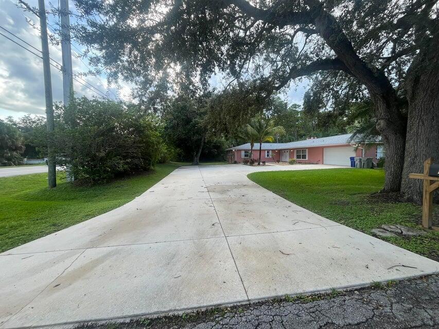 BOBBI J SUBDIVISION - Residential Lease