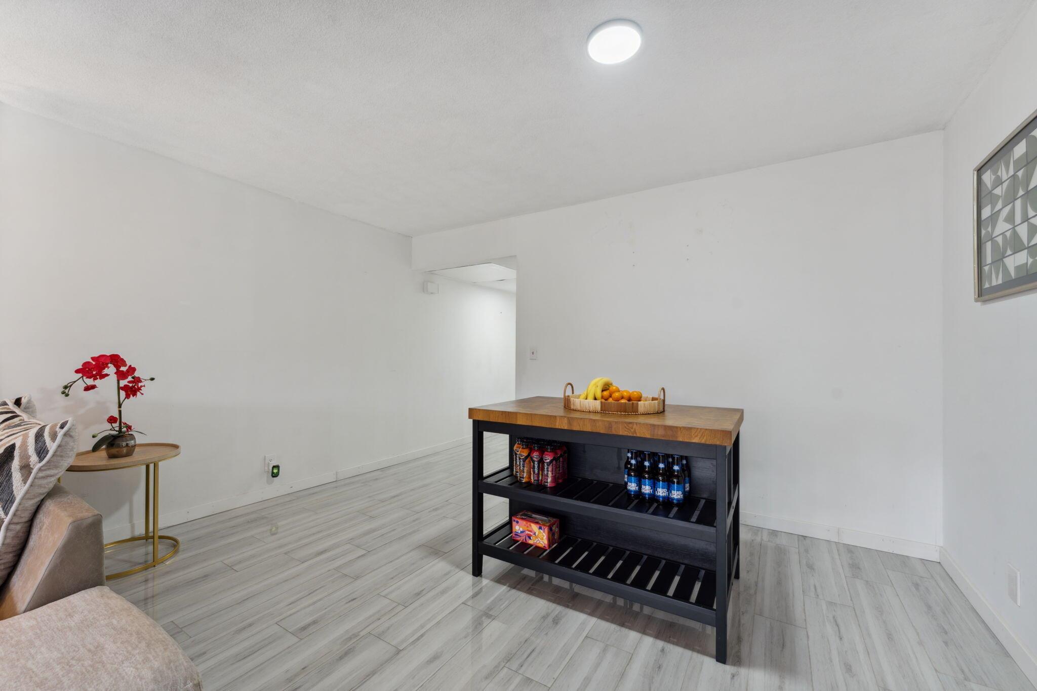 NO 10 PALM-AIRE COUNTRY C - Residential Lease