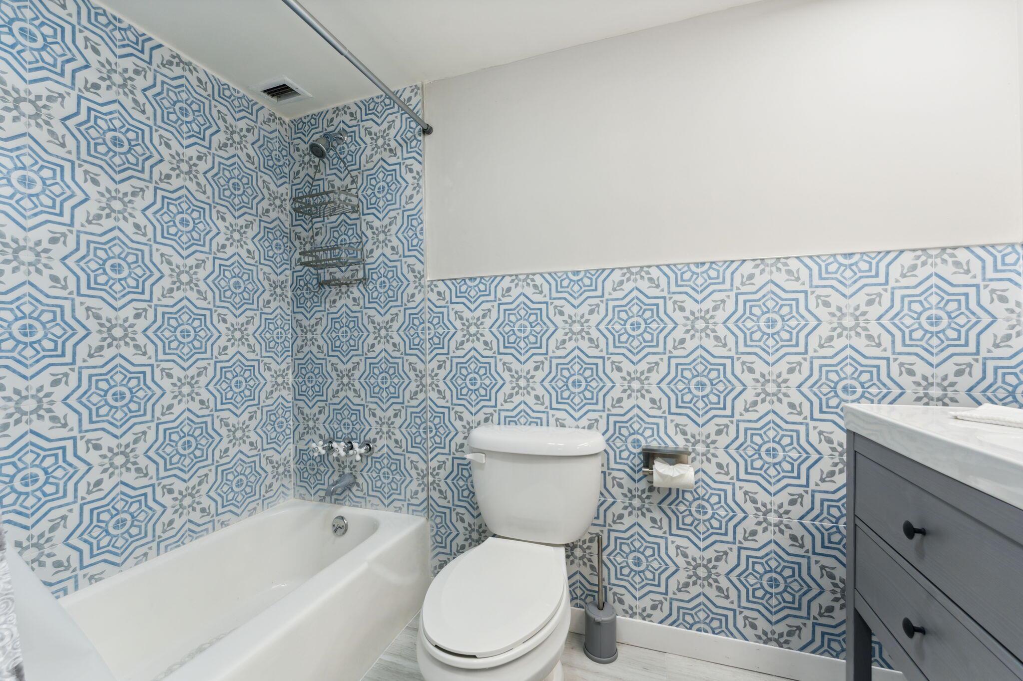 NO 10 PALM-AIRE COUNTRY C - Residential Lease