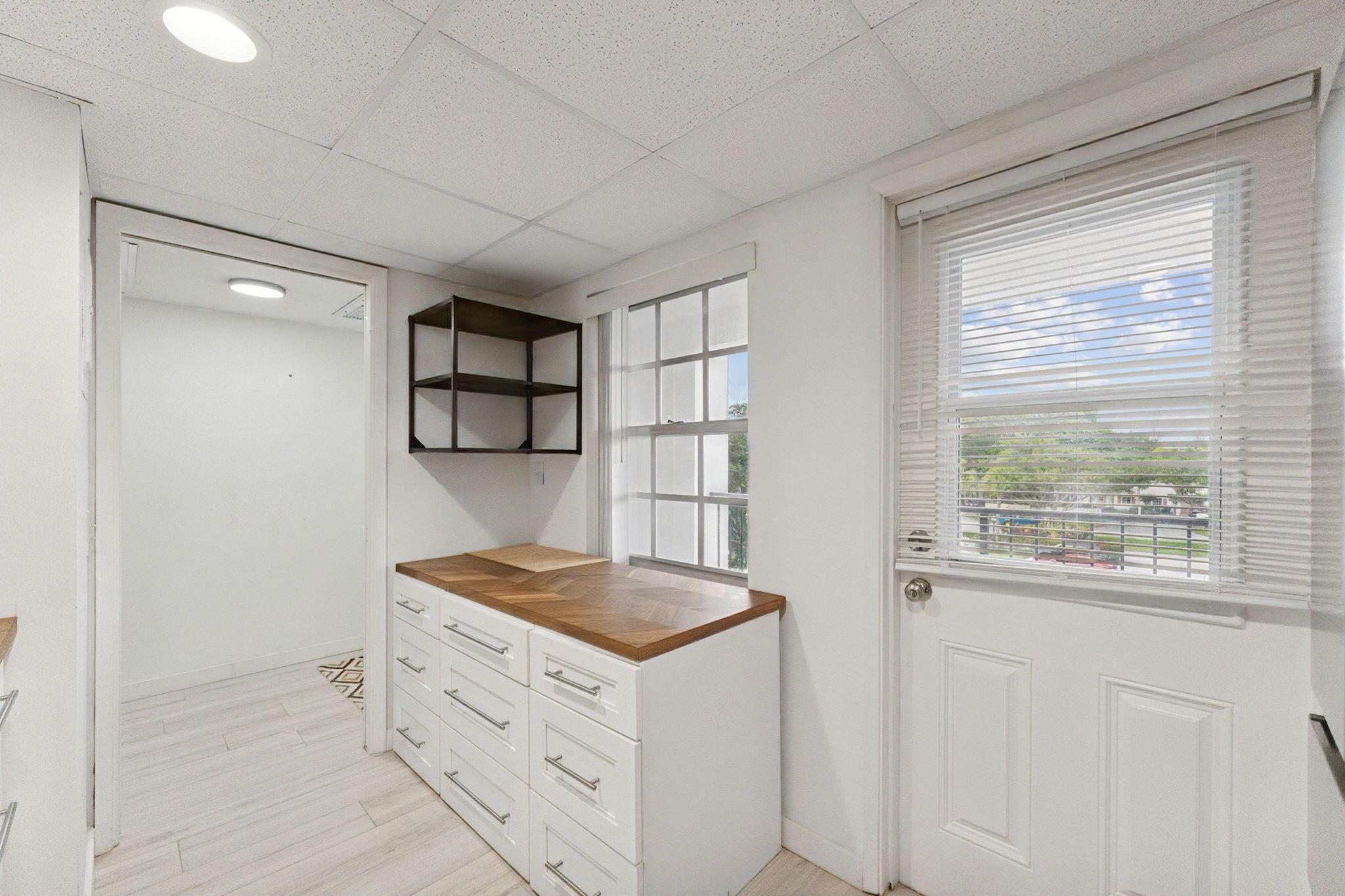 NO 10 PALM-AIRE COUNTRY C - Residential Lease