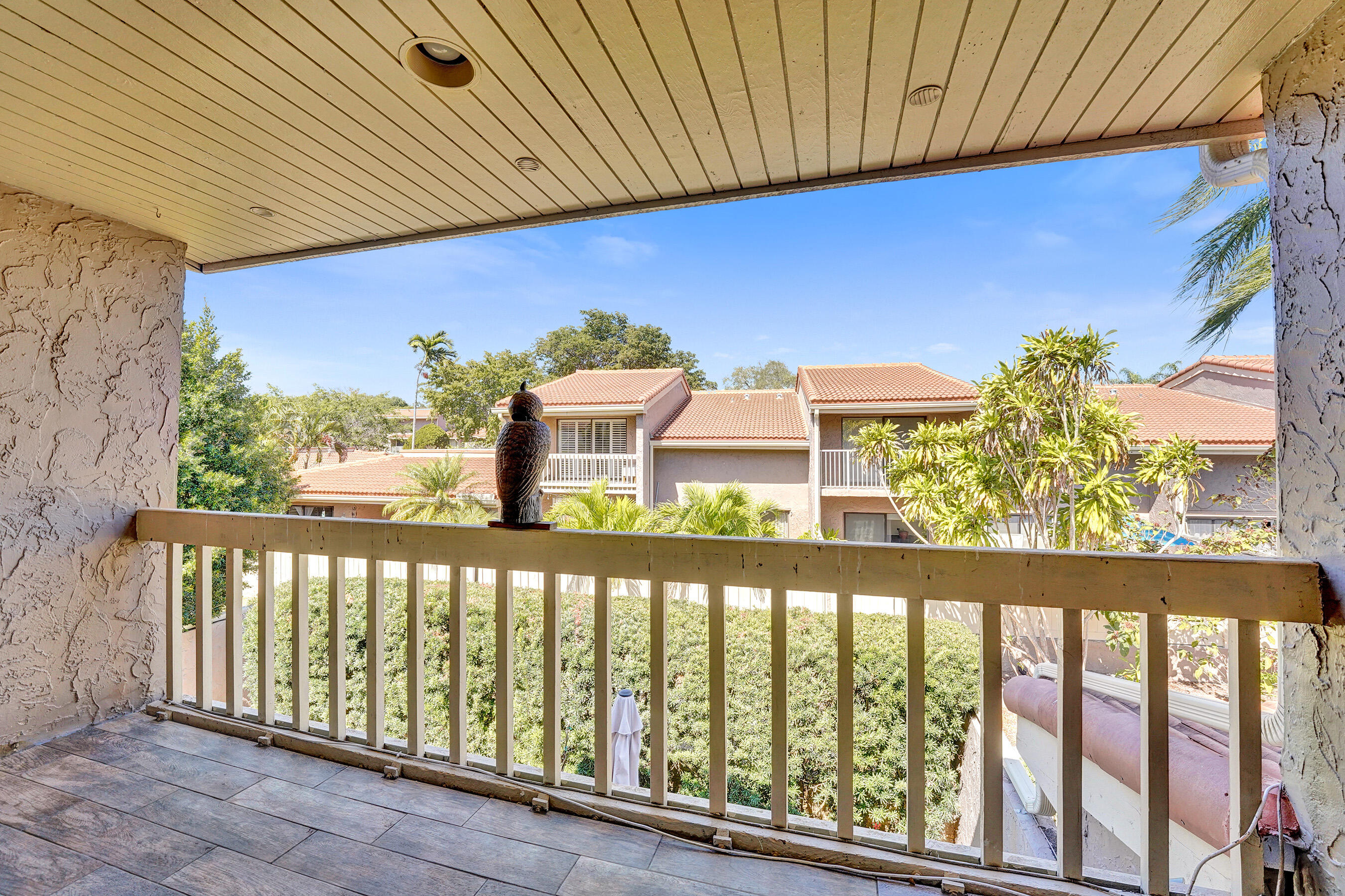 TOWNHOUSES OF EMERALD HILLS - Residential