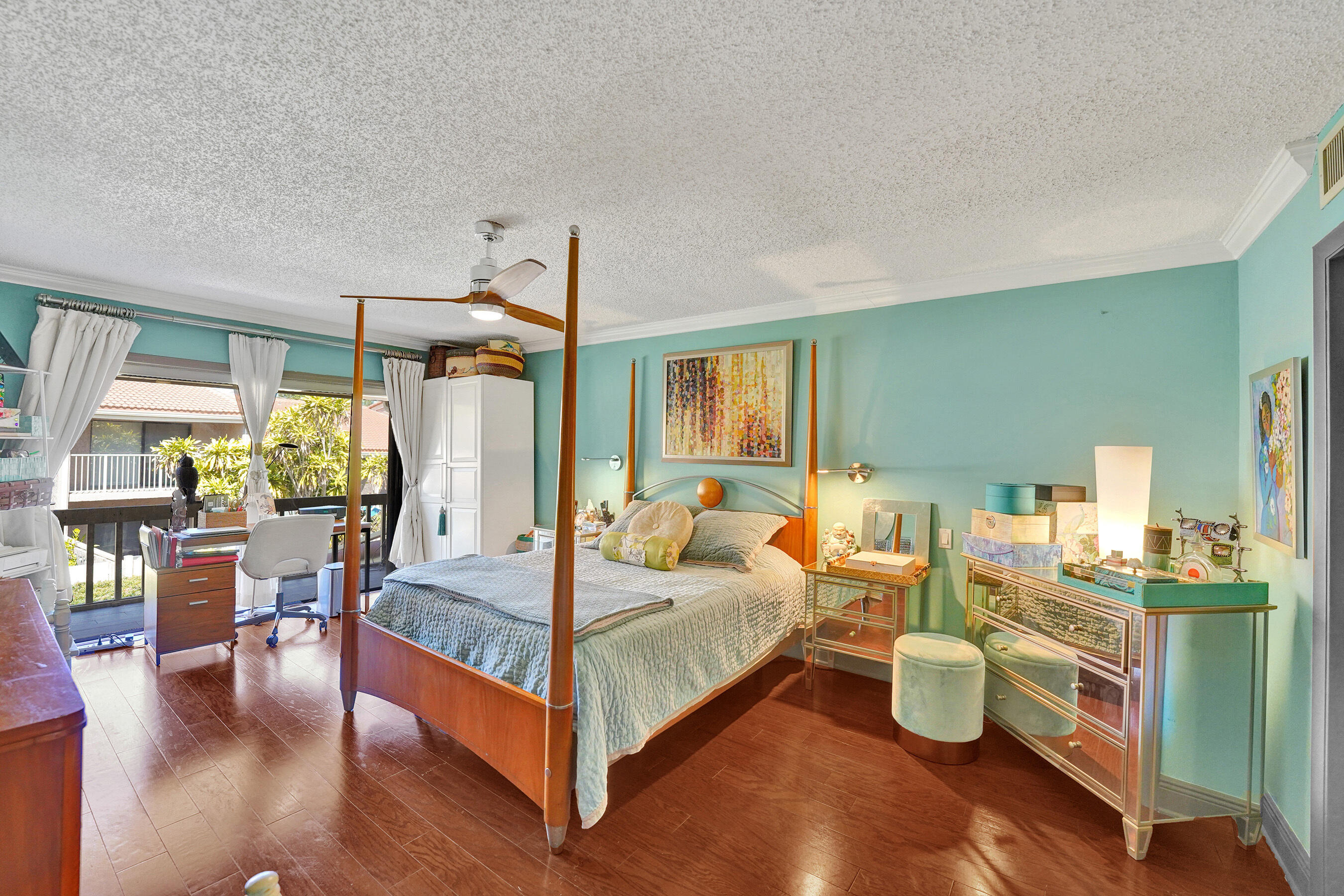 TOWNHOUSES OF EMERALD HILLS - Residential