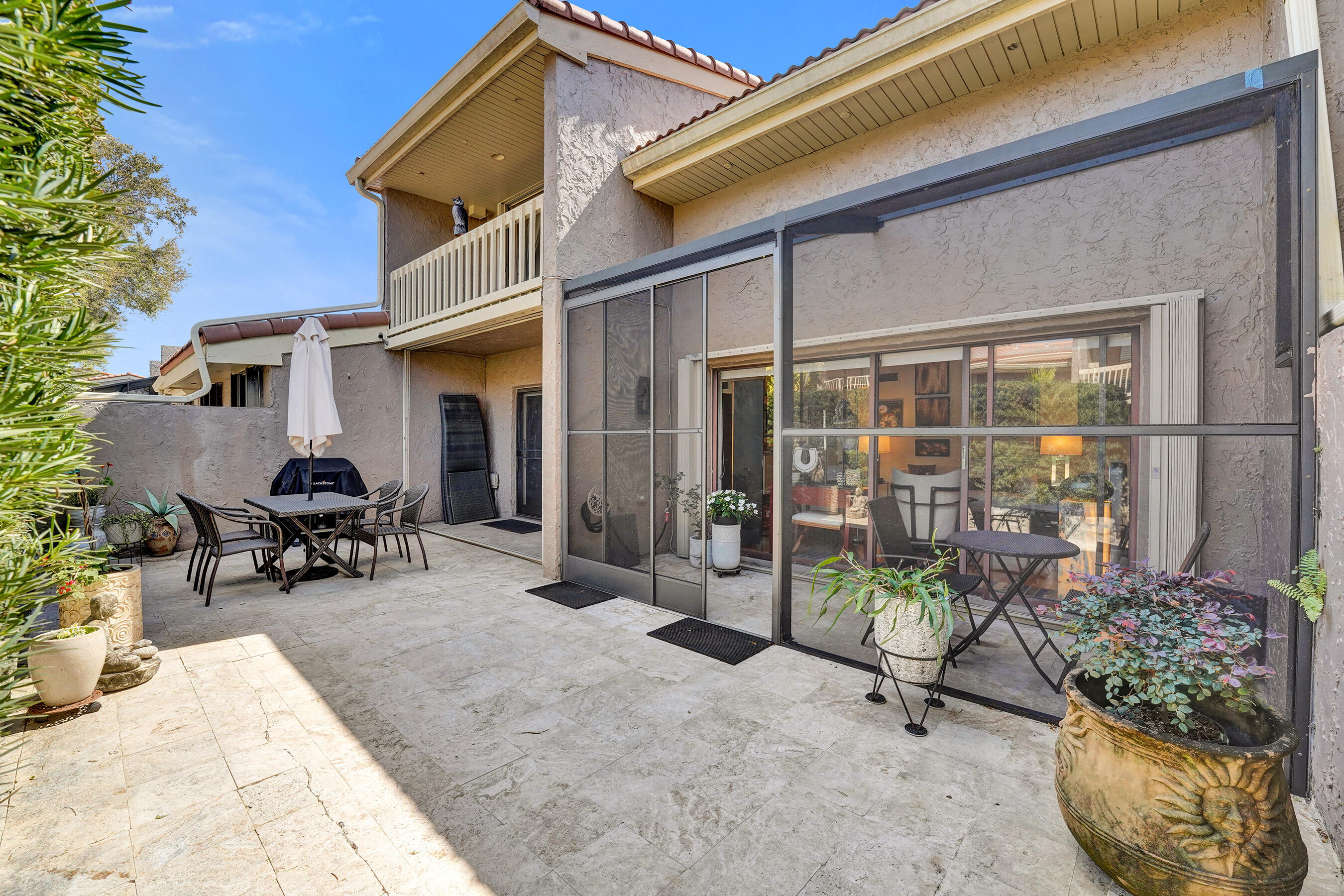 TOWNHOUSES OF EMERALD HILLS - Residential