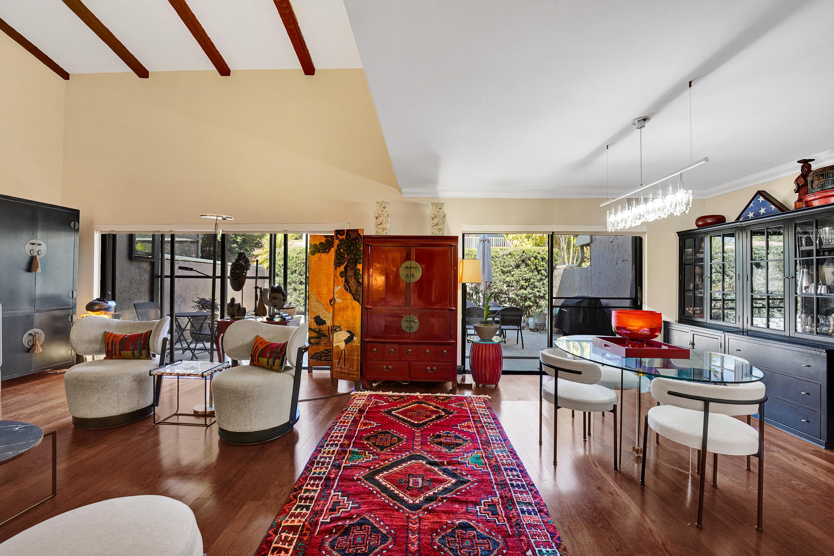 TOWNHOUSES OF EMERALD HILLS - Residential