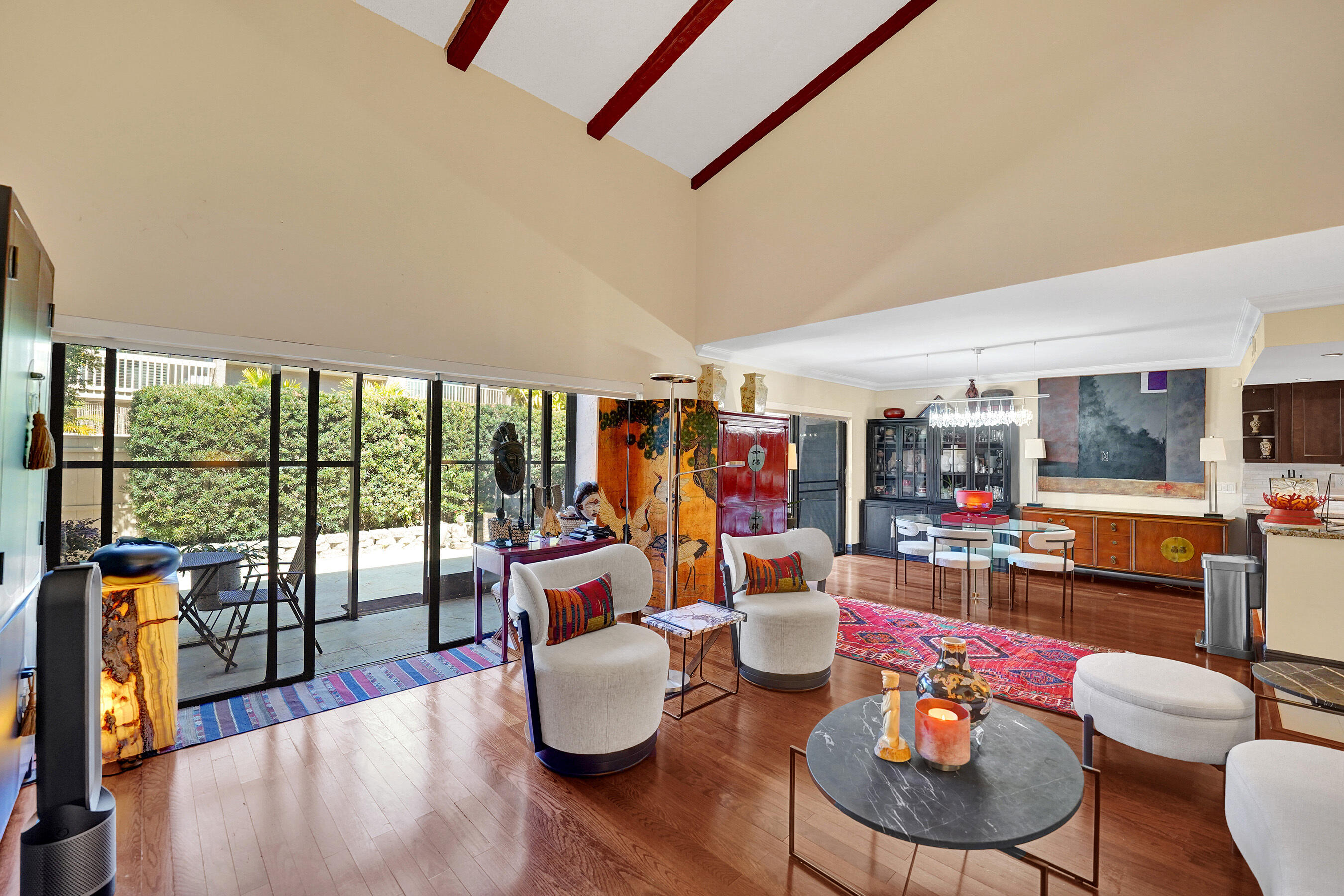 TOWNHOUSES OF EMERALD HILLS - Residential