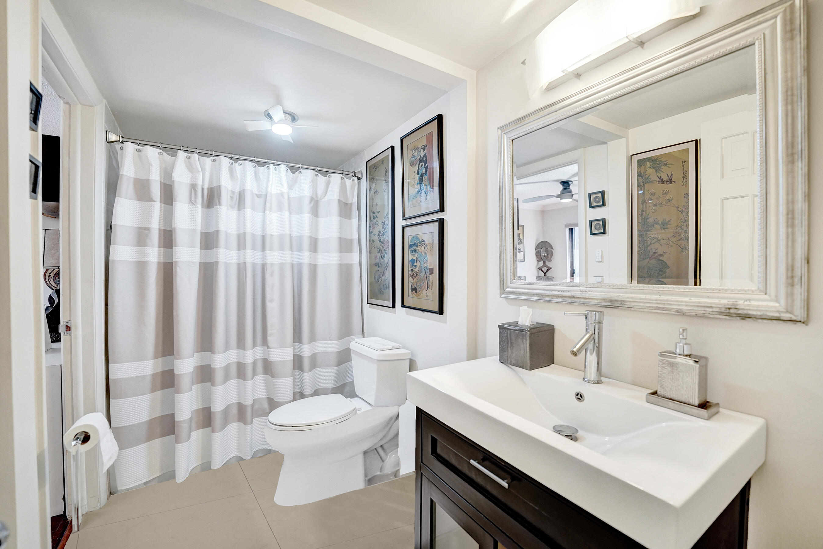 TOWNHOUSES OF EMERALD HILLS - Residential