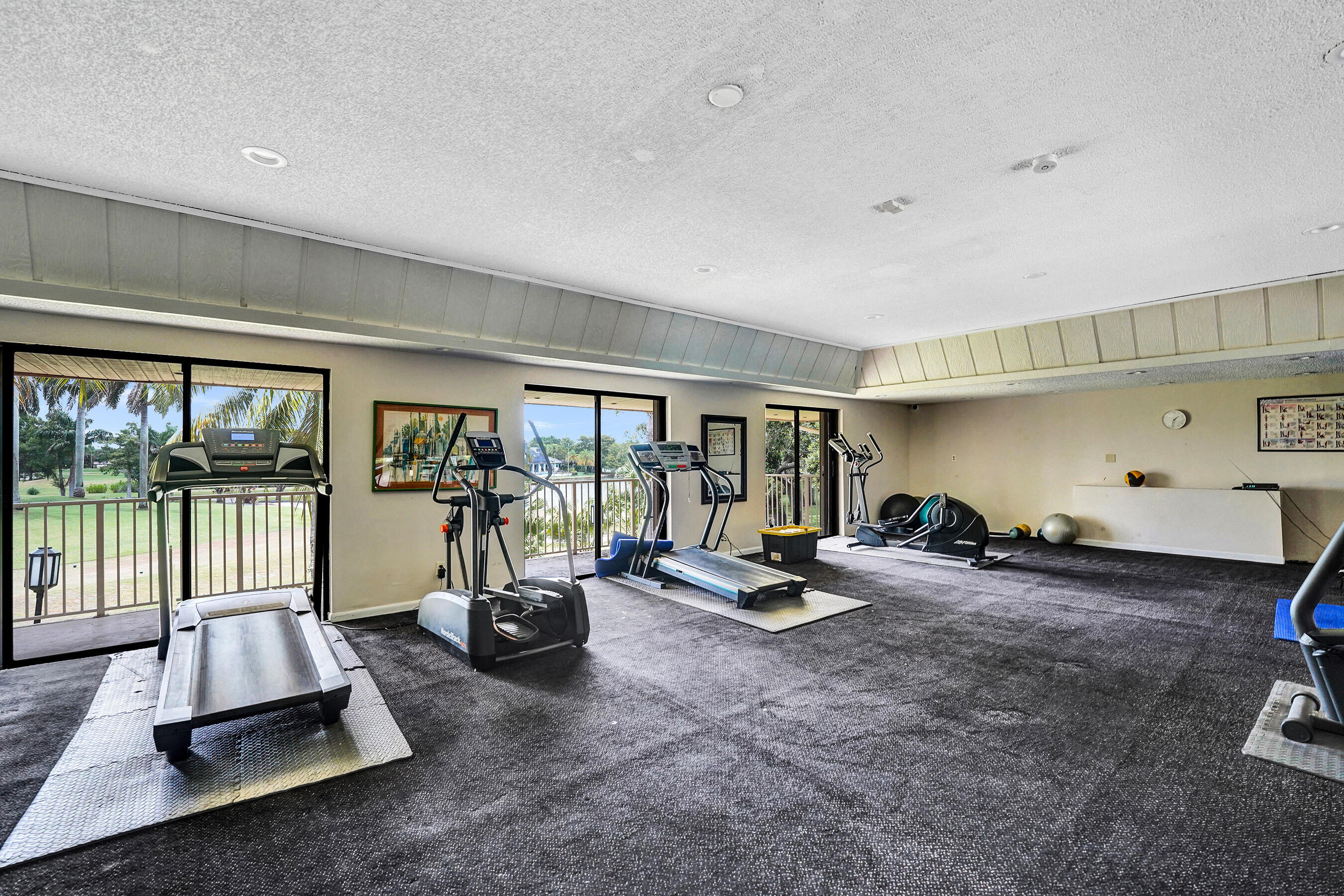 TOWNHOUSES OF EMERALD HILLS - Residential