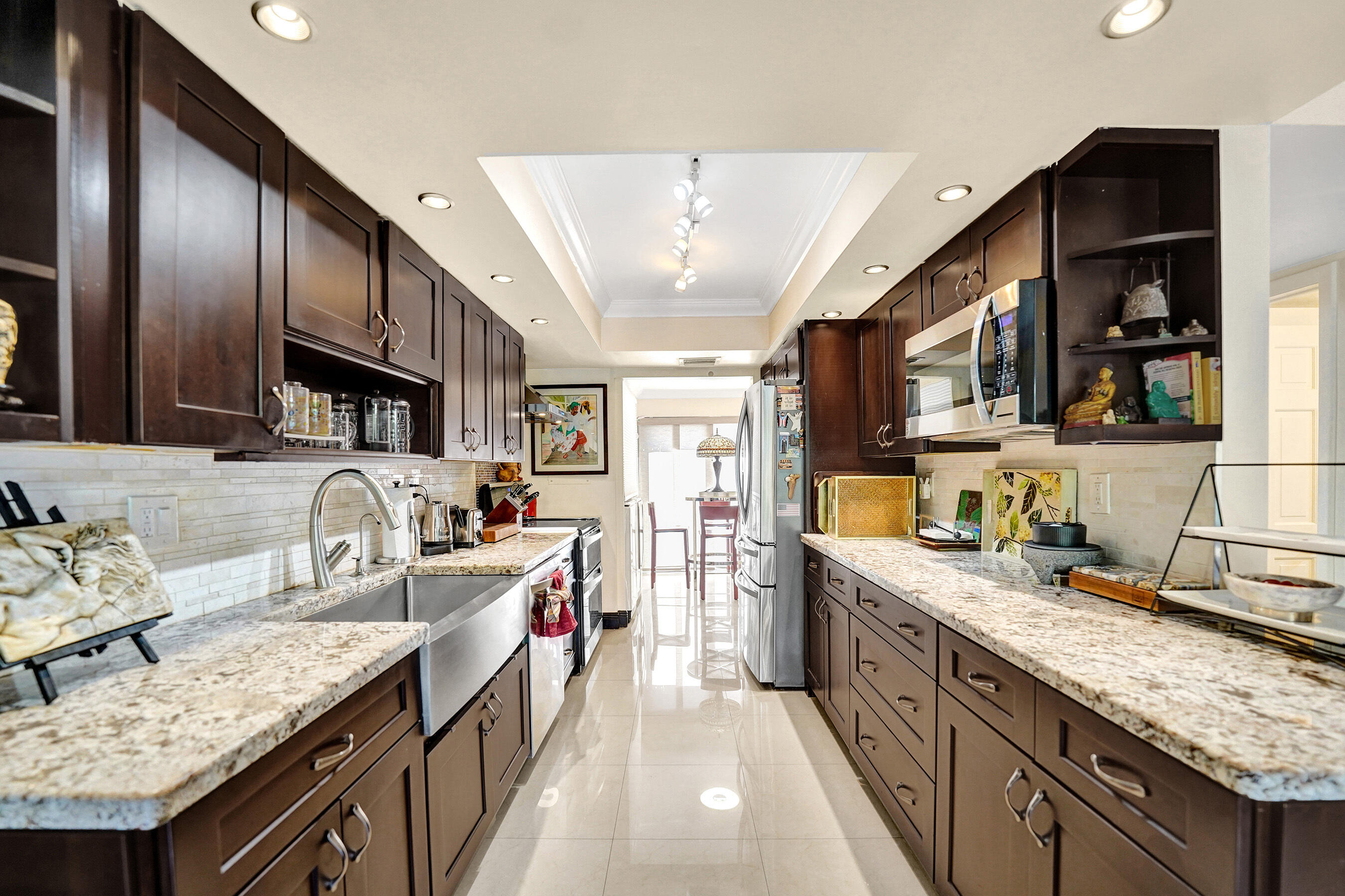 TOWNHOUSES OF EMERALD HILLS - Residential