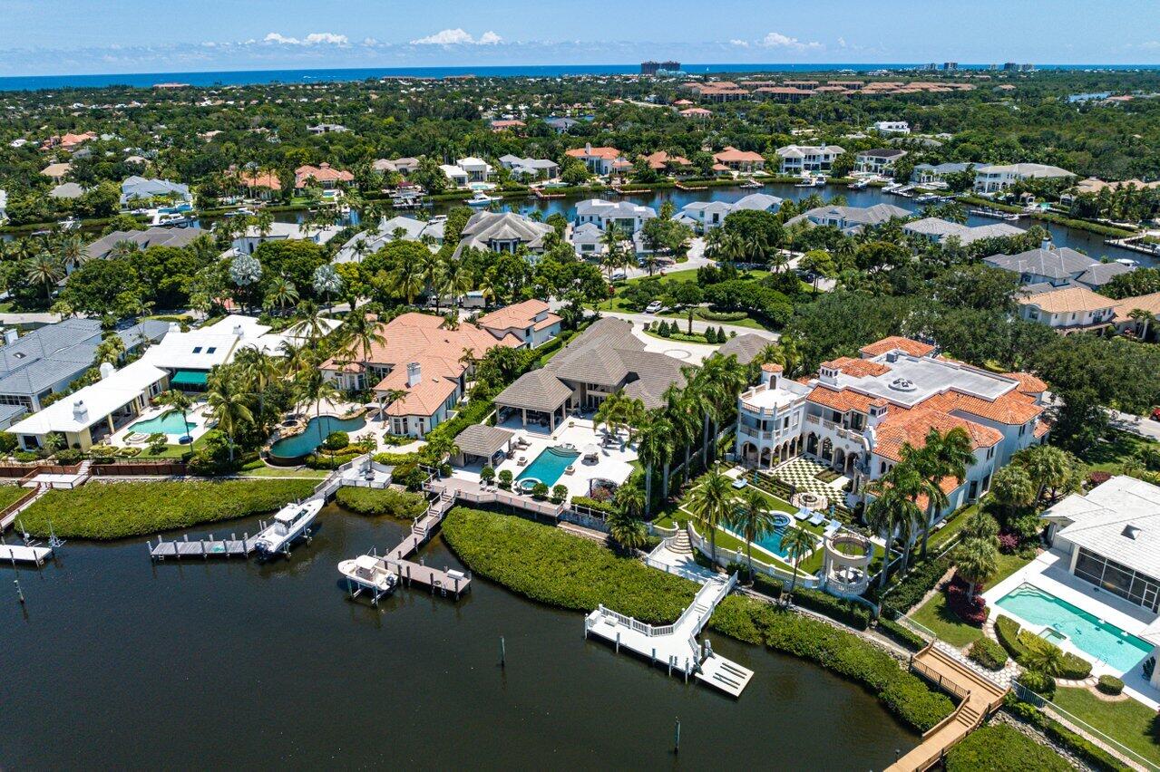 ADMIRALS COVE PAR E - Residential