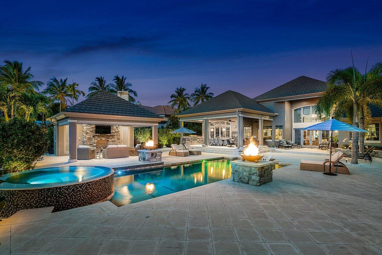 ADMIRALS COVE PAR E - Residential