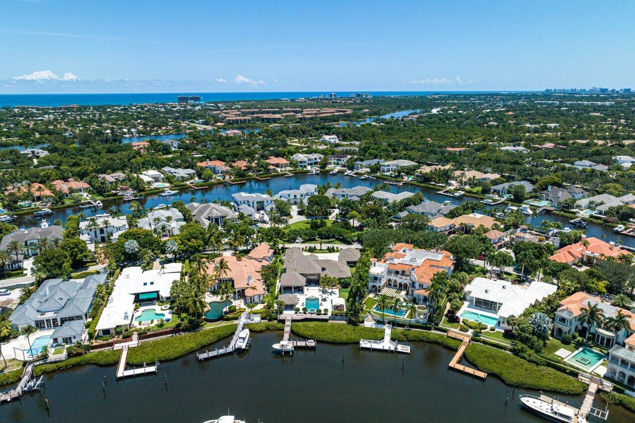 ADMIRALS COVE PAR E - Residential