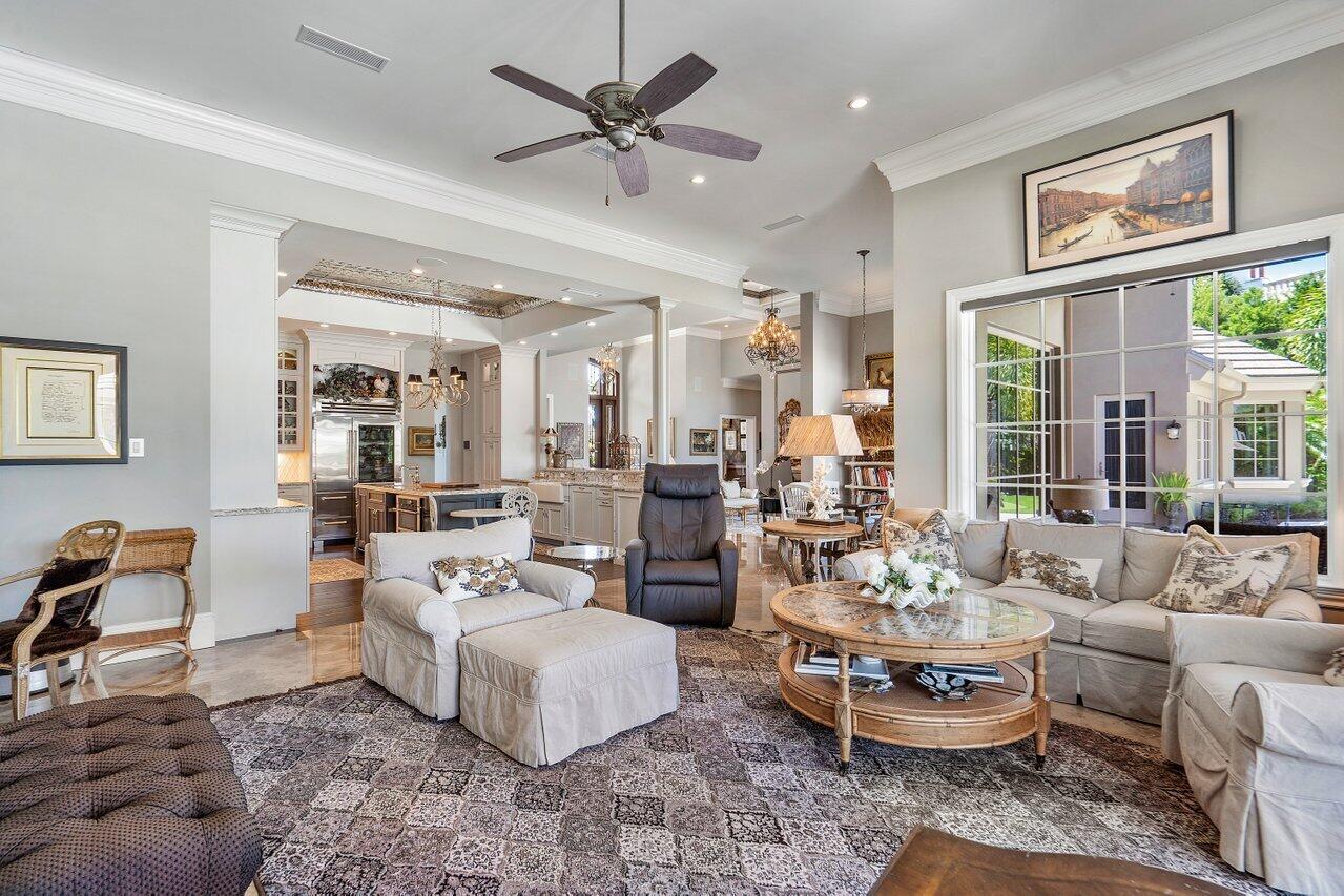 ADMIRALS COVE PAR E - Residential