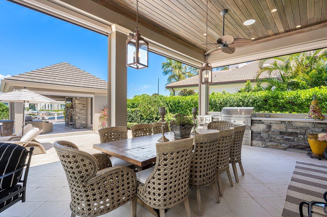 ADMIRALS COVE PAR E - Residential