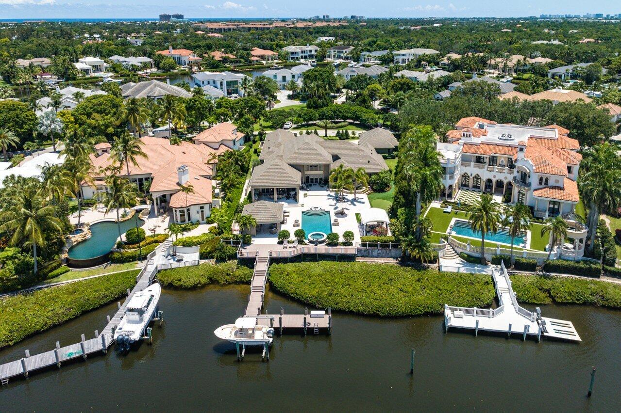 ADMIRALS COVE PAR E - Residential