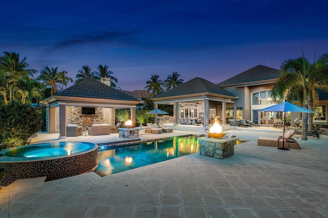 ADMIRALS COVE PAR E - Residential